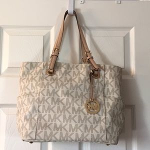 Michael Kors Jet Set Vanilla Signautre Tote Bag